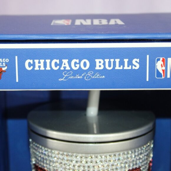 Share Chicago Bulls NBA Bling Stainless Steel 25oz Hydrapeak Insulated Tumbler - Picture 9 of 10